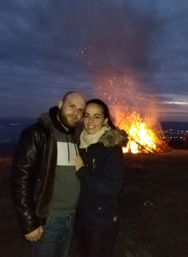 Első csók pillanata